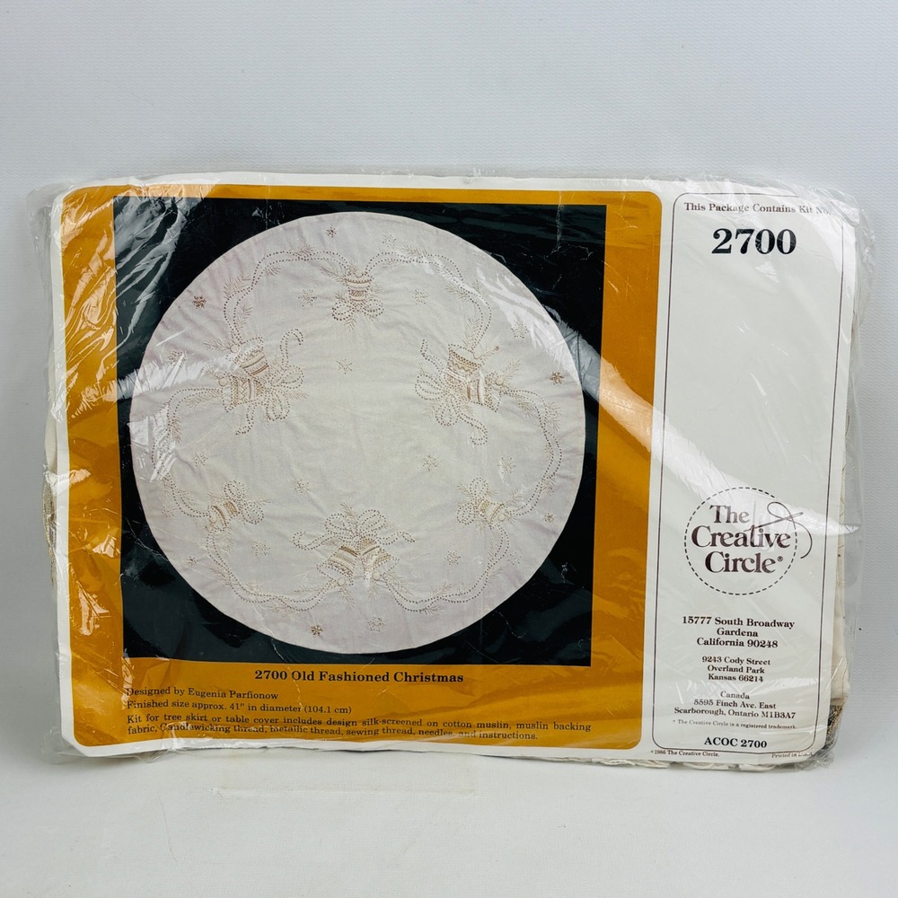 The Creative Circle Old Fashioned Christmas Tree Skirt Kit 2700 Candlewicking